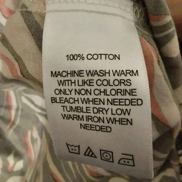 Foxcroft Women's Charlie Long Sleeve with Roll Tab Zebra Flair Blouse Size 16 - Picture 3 of 5